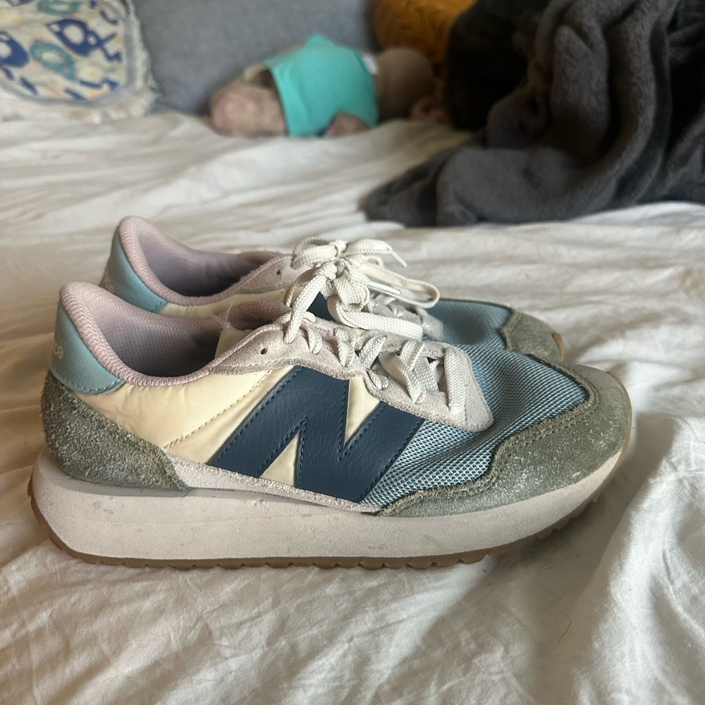New balance Blue and Cream Sneakers